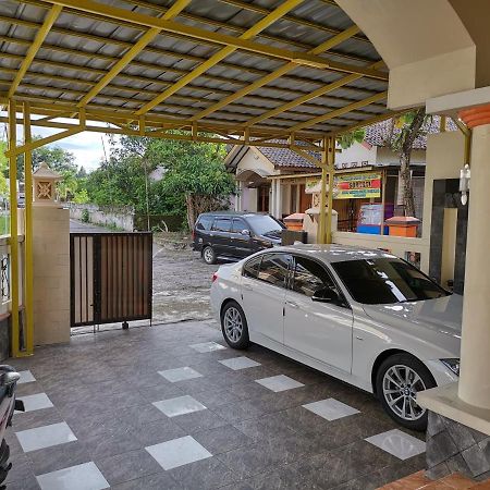 Nariska Suite Homestay Yogyakarta Exterior foto