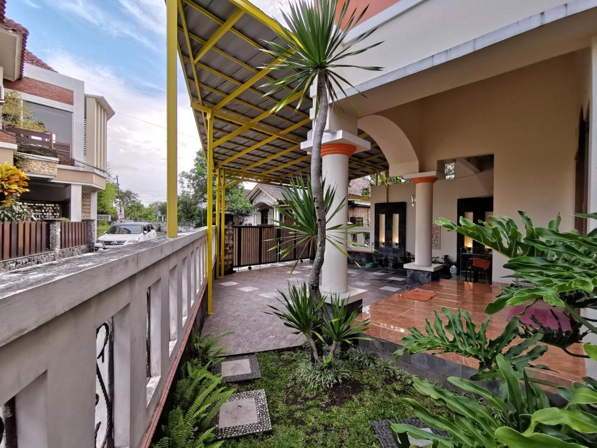 Nariska Suite Homestay Yogyakarta Exterior foto