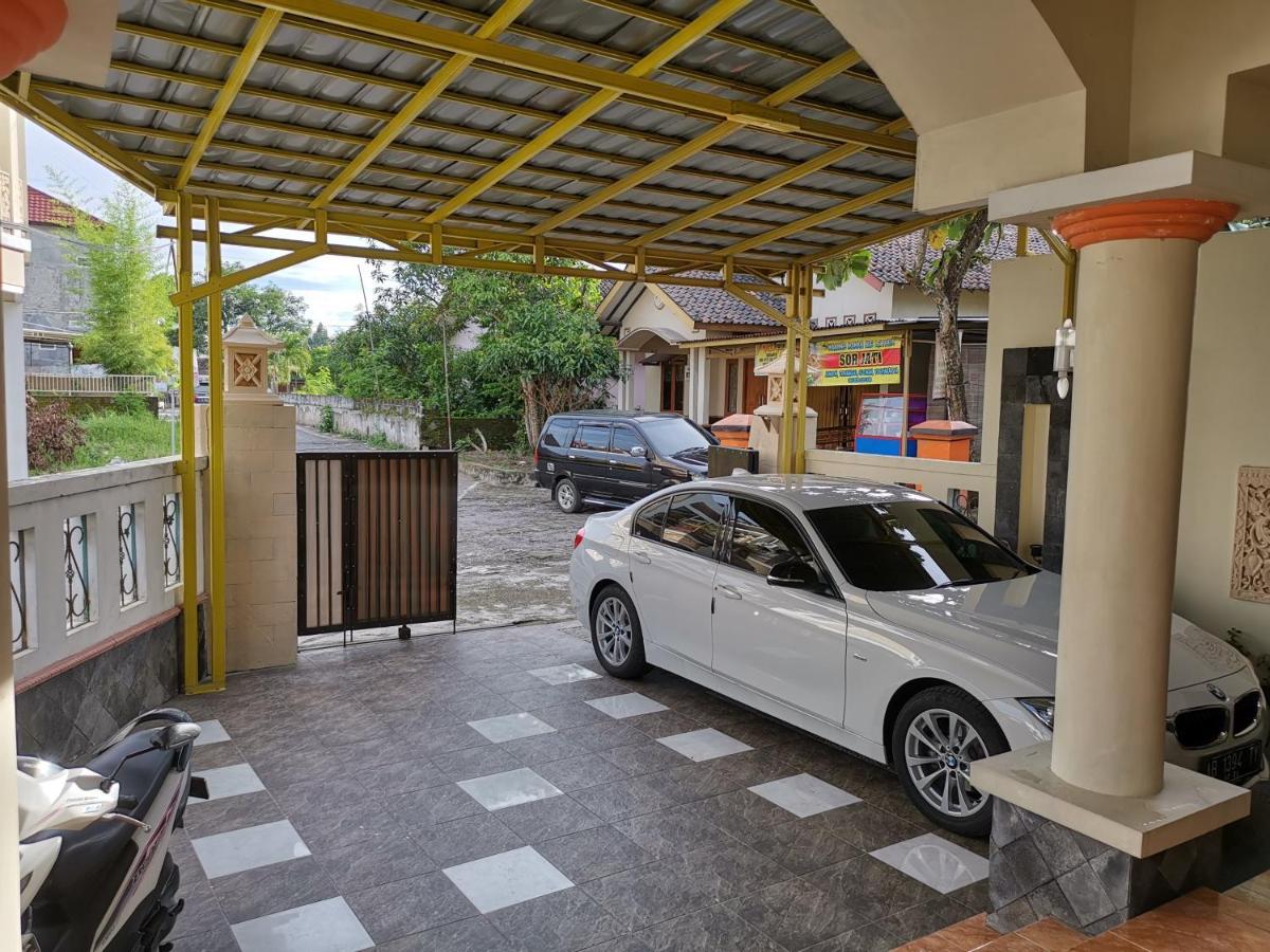 Nariska Suite Homestay Yogyakarta Exterior foto